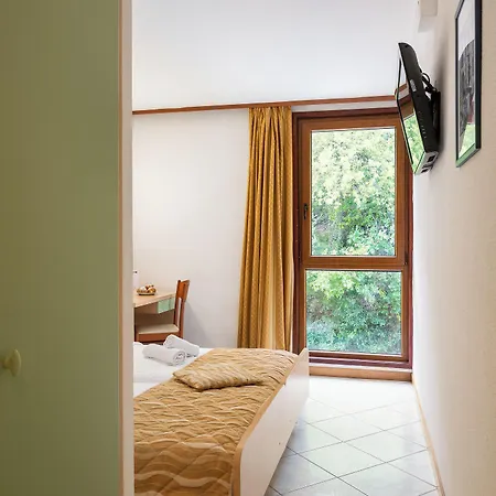 Maslinica Narcis 4*
