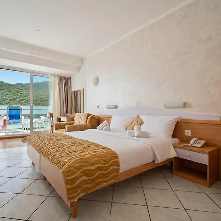Maslinica Narcis Hotel 4*