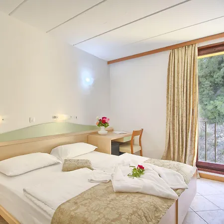 Maslinica Narcis Hotell 4*