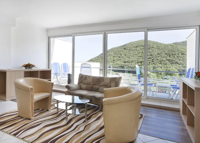 Hotel Maslinica Narcis 4*