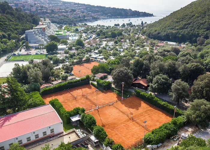 Maslinica Narcis Hotel 4*